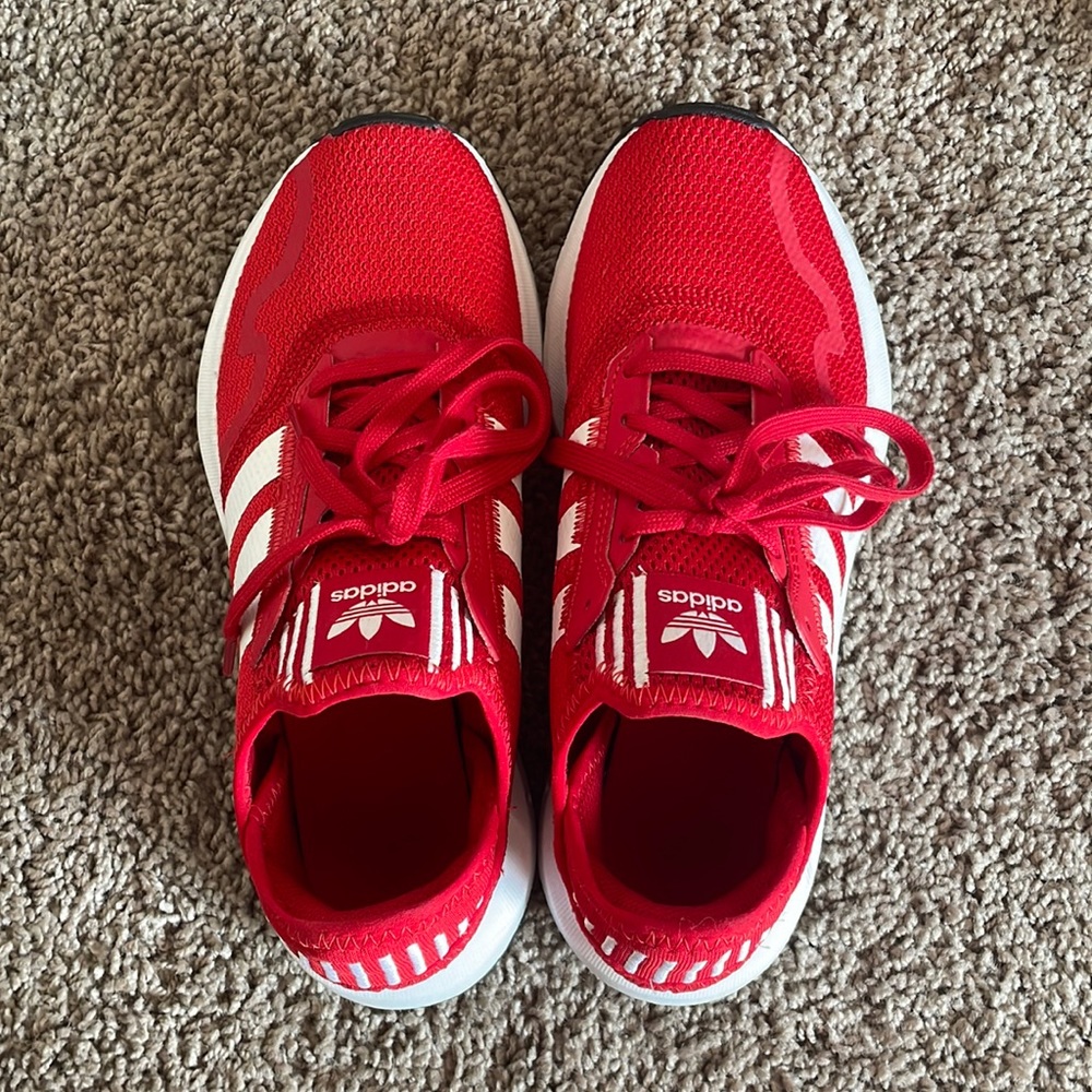 Adidas Sneakers